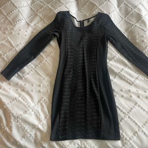 Womens long sleeve dress. Black/gray size 4